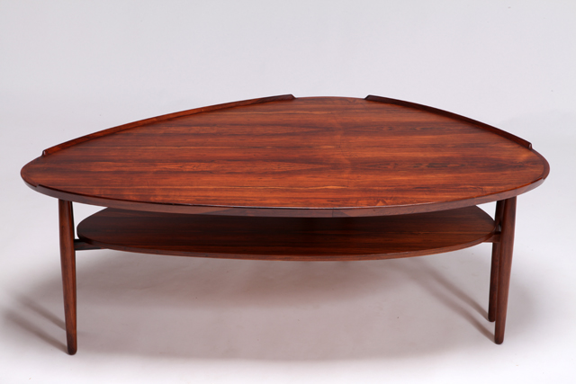Coffee table in rosewood by Arne Vodder