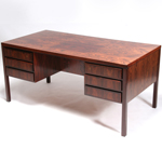 Free-standing desk