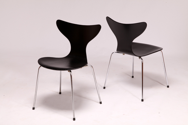 Model 3108 “Lily” by Arne Jacobsen