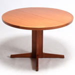 Dining table with 2 extra leaves