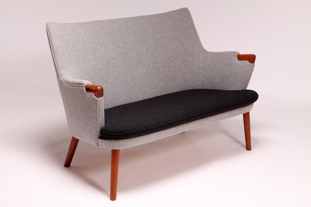 AP20 sofa in teak by Hans J. Wegner