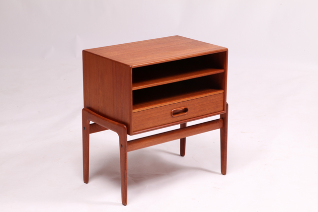 Bedside table in teak by Arne Vodder