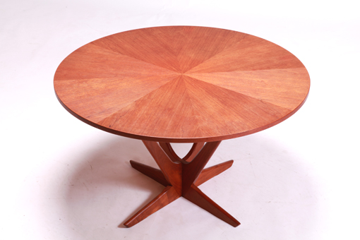 Kubus round coffee table by Søren George Jensen