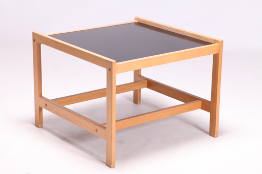 Model 376 sofa table by Børge Mogensen