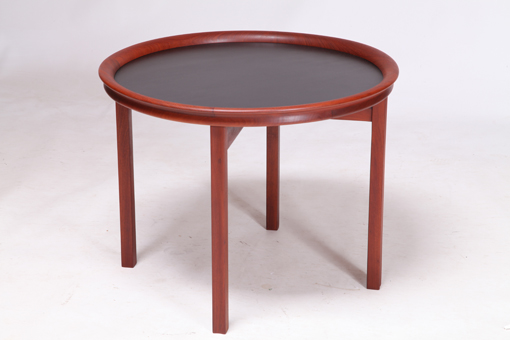 Circular coffee table by Jens Houmøller Klemmensen