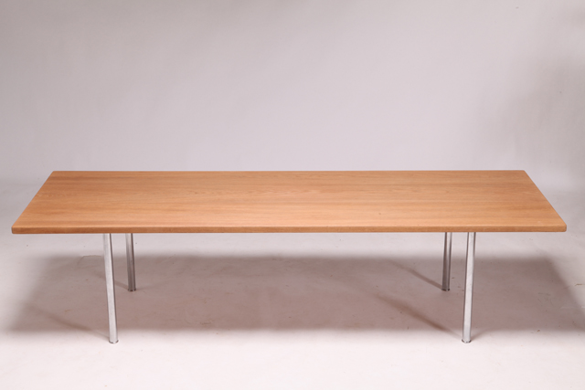 AT12 coffee table in solid oak by Hans J. Wegner