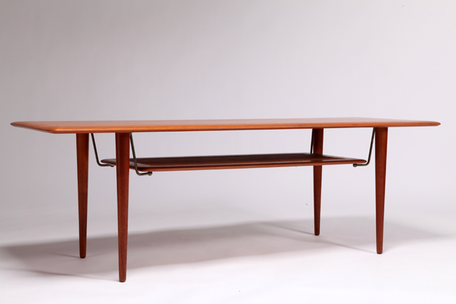 FD 516 coffee table by Peter Hvidt