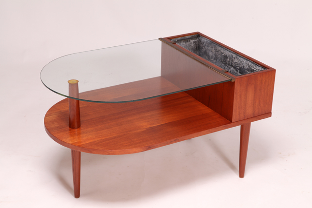 Coffee table with planter in teak