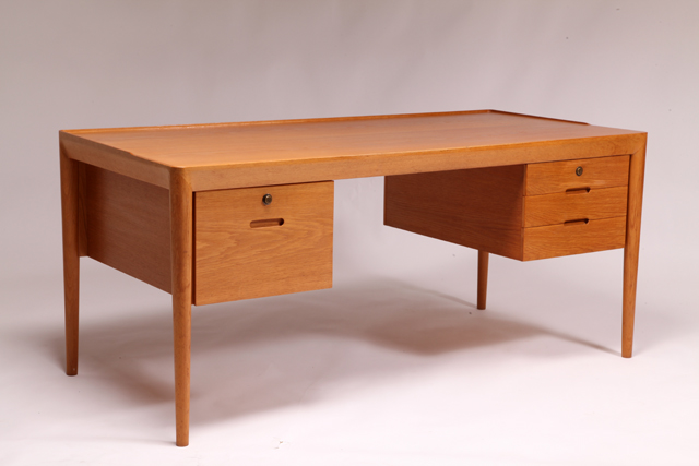 Model 66 writing desk in oak by Erik Riisager Hansen