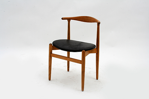 Model 708 Dinig chair by Hans J. Wegner