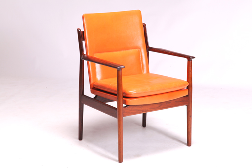 Armchair model 341 in rosewood by Arne Vodder