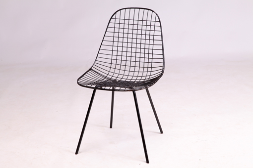Wire chair with X base by Charles & Ray Eames