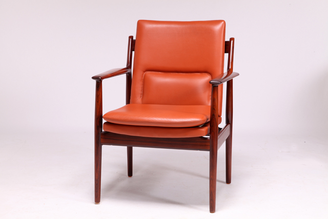 Model 431 armchair in rosewood by Arne Vodder