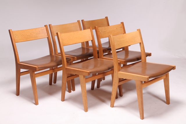 GE376 dining chair in oak by Hans J. Wegner