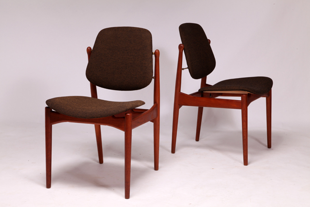 Model 203 dining chair by Arne Vodder