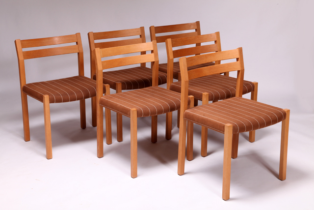 Model 401 dining chairs by Jorgen Henrik Møller