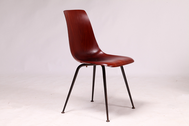 CM131 shell chair by Pierre Paulin