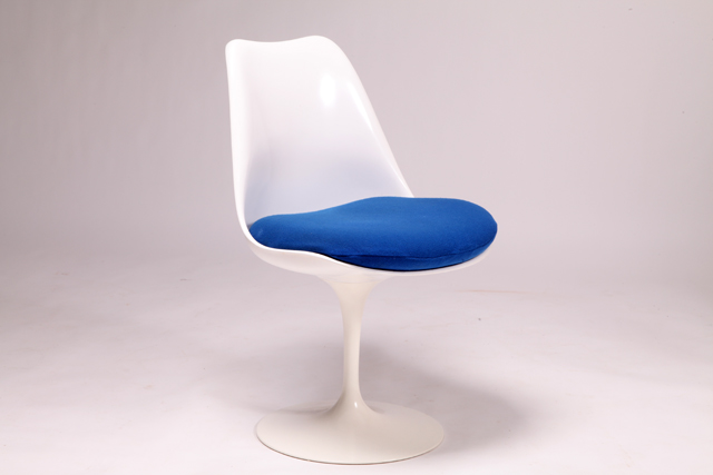 Tulip chair by Eero Saarinen