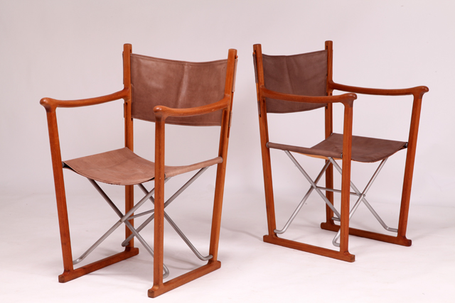 Model Classic folding chair in teak by Peter Karpf