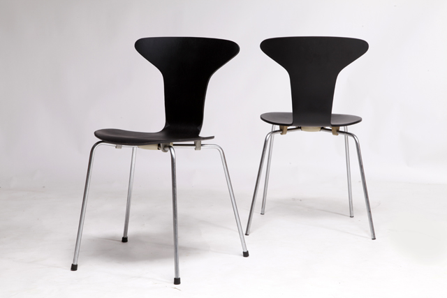 Model 3105 mosquito chair by Arne Jacobsen