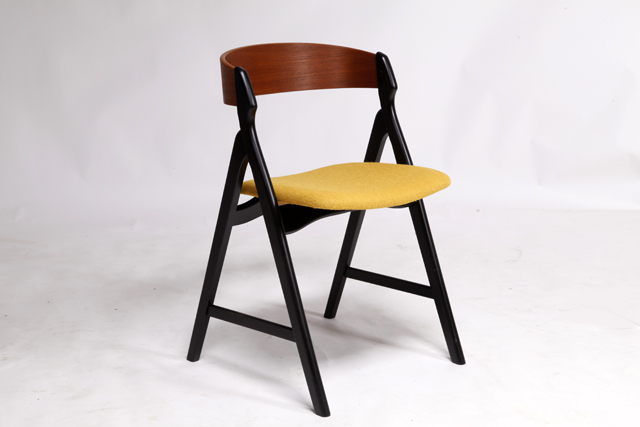 Model 71 dining chair by Henning Kjærnulf