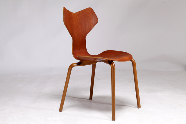 Model 4130 early Grand Prix chair by Arne Jacobsen