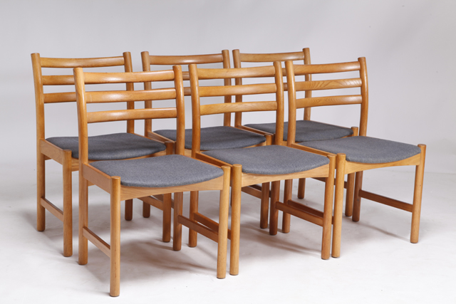 Model343 dining chair in oak by Poul M. Volther