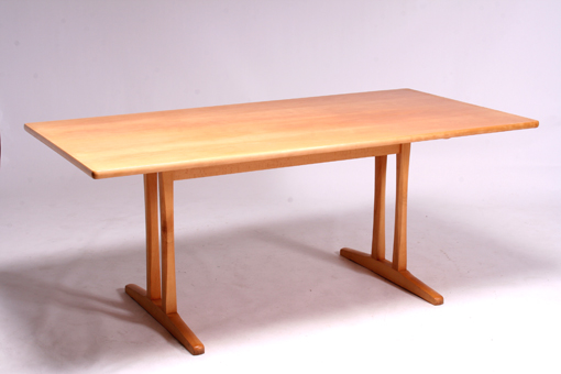 Shaker dining table by Børge Mogensen