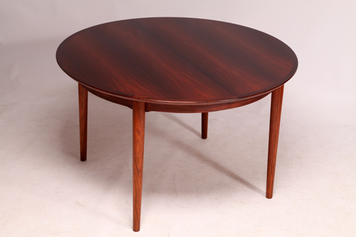 Round dining table with 2 extra leaves by Helge Sibast