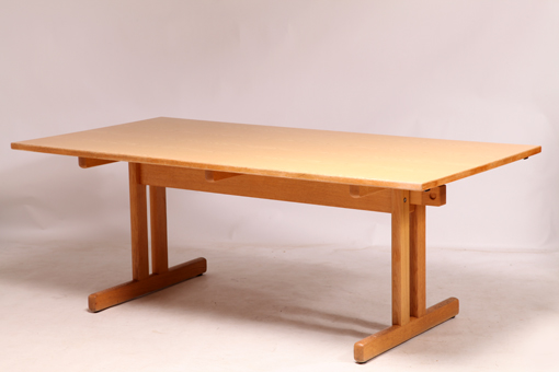 Shaker table by Hans J. Wegne