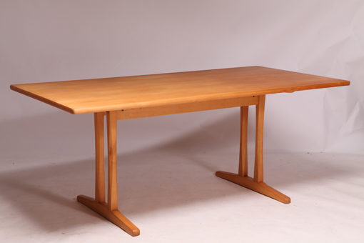 Shaker dining table by Børge Mogensen