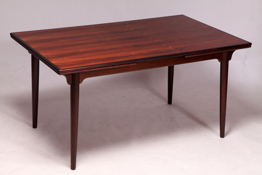 Model 50 dining table in rosewood by Gunni Omann