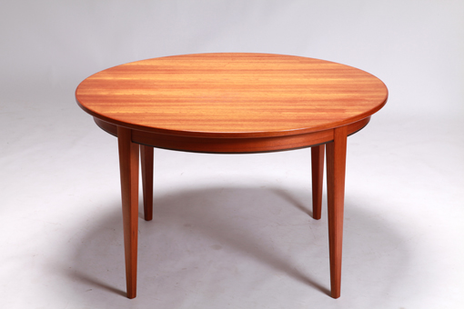 Model 55 Dining table with 2 extra leaves by Omann Junior