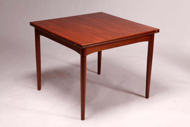 Flip top dining table in teak by Børge Mogensen