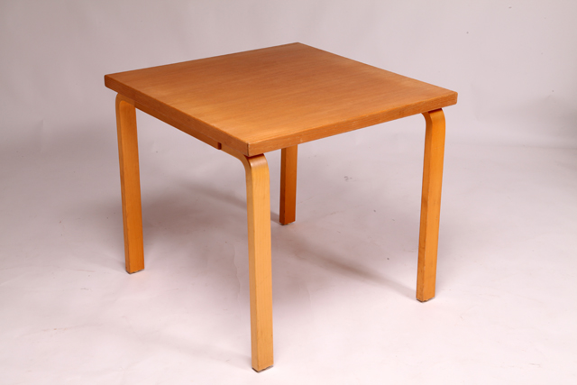 Model 81C dining table with oak top by Alvar Aalto