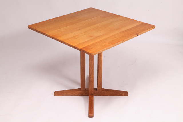 Square shaker dining table in solid oak by Børge Mogensen