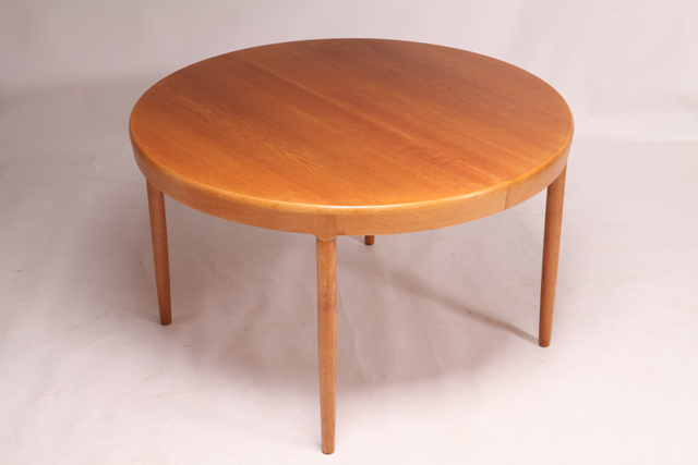 Model 68 dining table in oak by Harry Østergaard