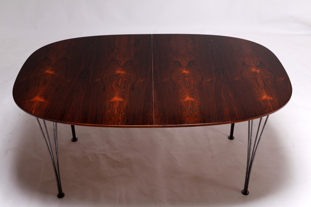 Super Ellipse dining table in rosewood with 2 extension leaves by Piet Hein / Bruno Mathsson
