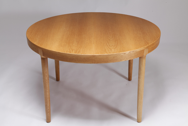 Model 68 dining table in oak by Harry Østergaard