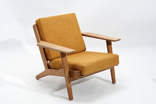 GE-290 by Hans J. Wegner