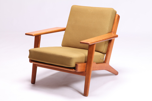 GE290 by Hans J. Wegner