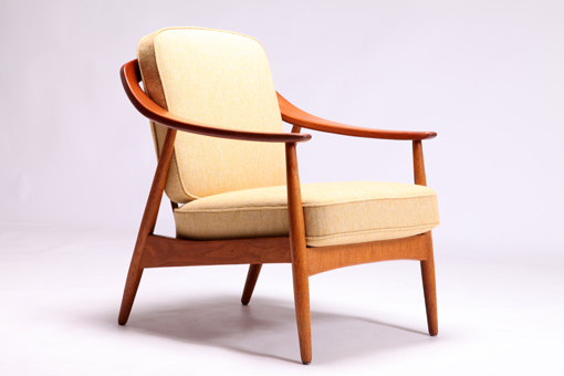 Easy chair by Illum Wikkelsø