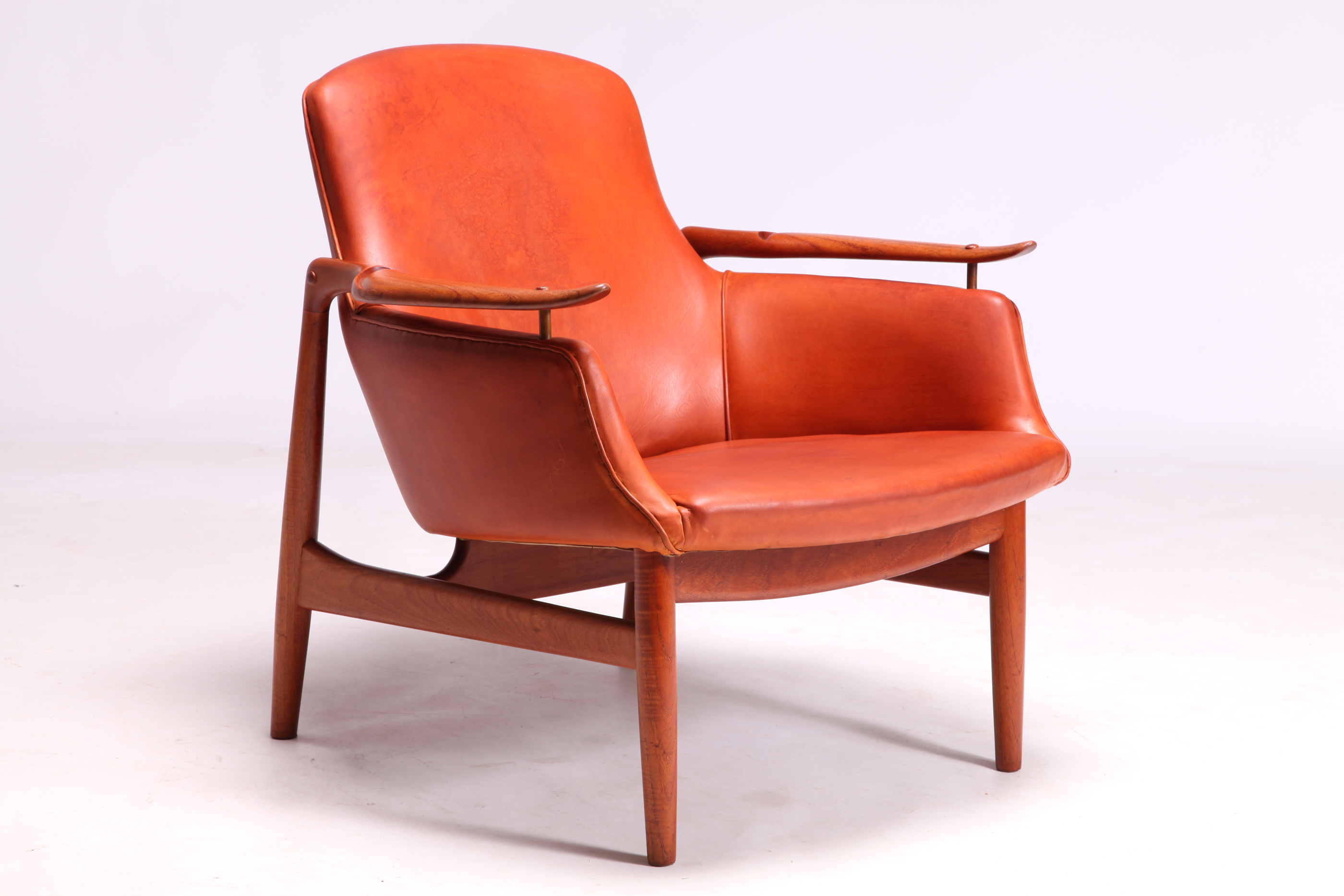 NV 53 Finn Juhl Niels Vodder フィンユール | Swanky Systems