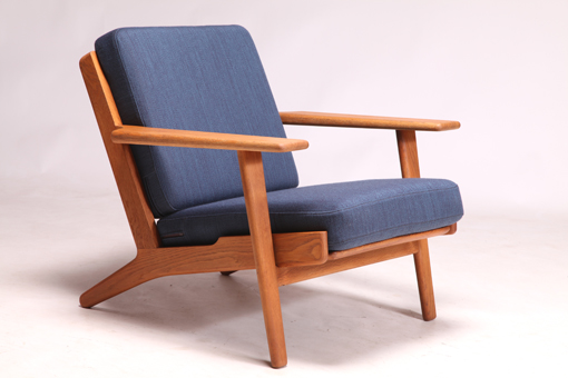 GE290 by Hans J. Wegner