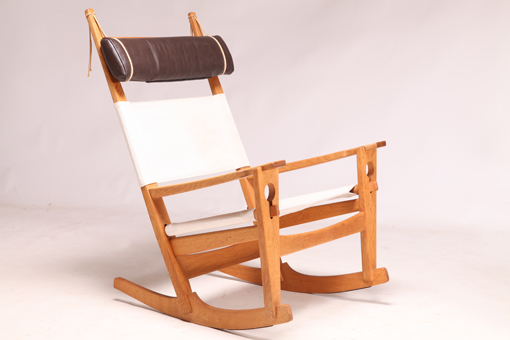 Model 675 Keyhole rocking chair by Hans J. Wegner