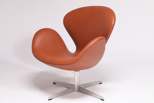 Early Swan Chair by Arne Jacobsen