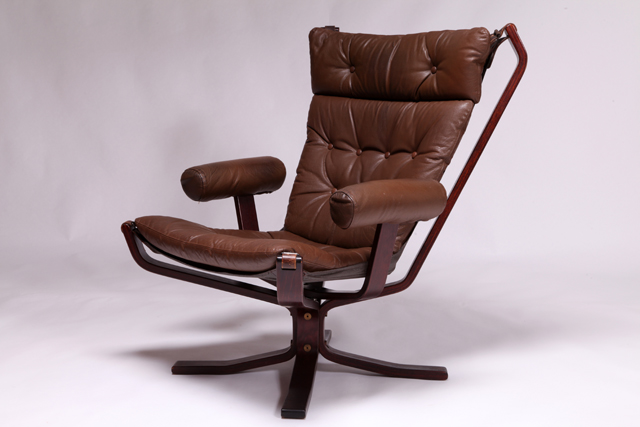 Falcon Chair with arm by Sigurd Ressell