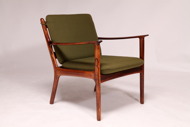 PJ 112 easy chair in rosewood by Ole Wanscher