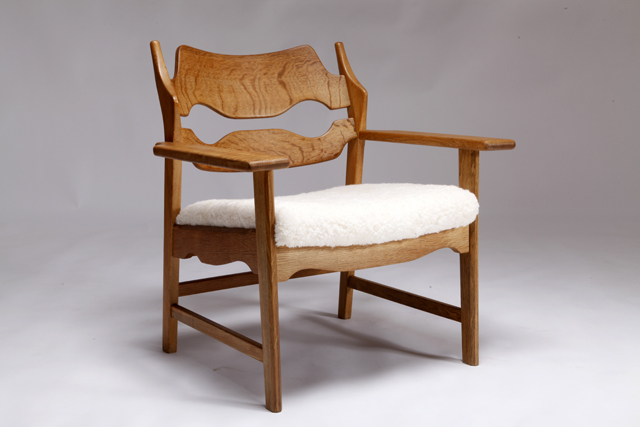 Razor Blade armchair in oak by Henning Kjærnulf