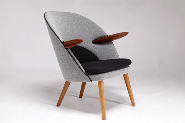 Swedish shell lounge chair